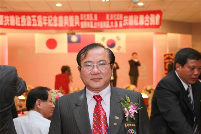 5LuE442.jpg