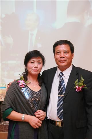 5LuE476.jpg