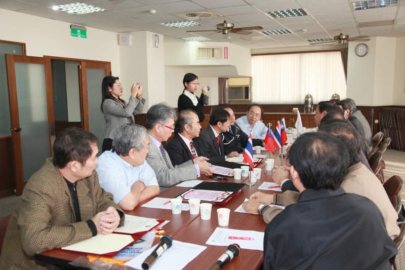 INTL015.jpg
