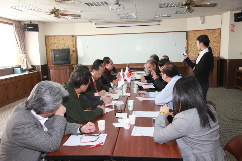 INTL031.jpg