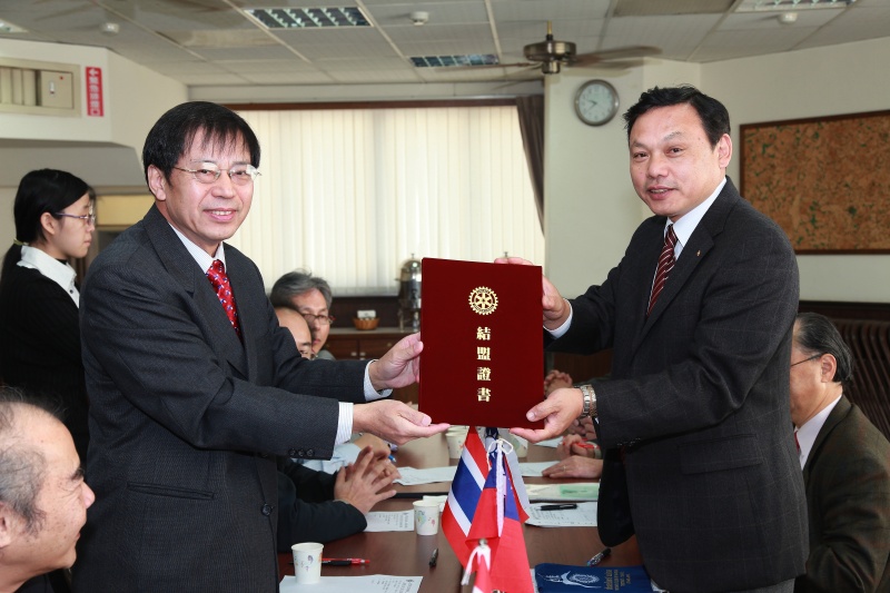 INTL055.jpg