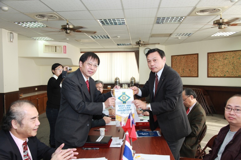 INTL065.jpg