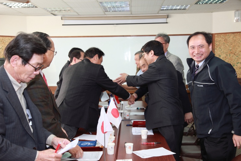 INTL075.jpg