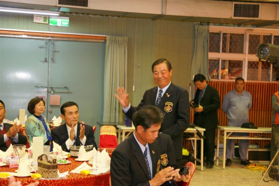 2U212.jpg