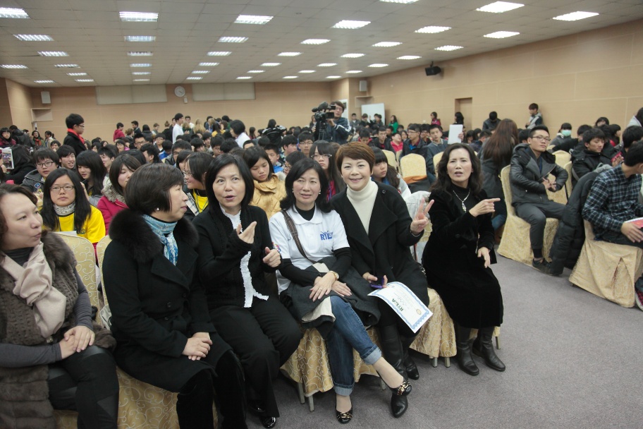 RYLA325.jpg
