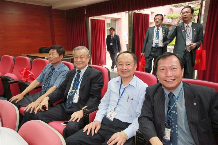 dm027.jpg