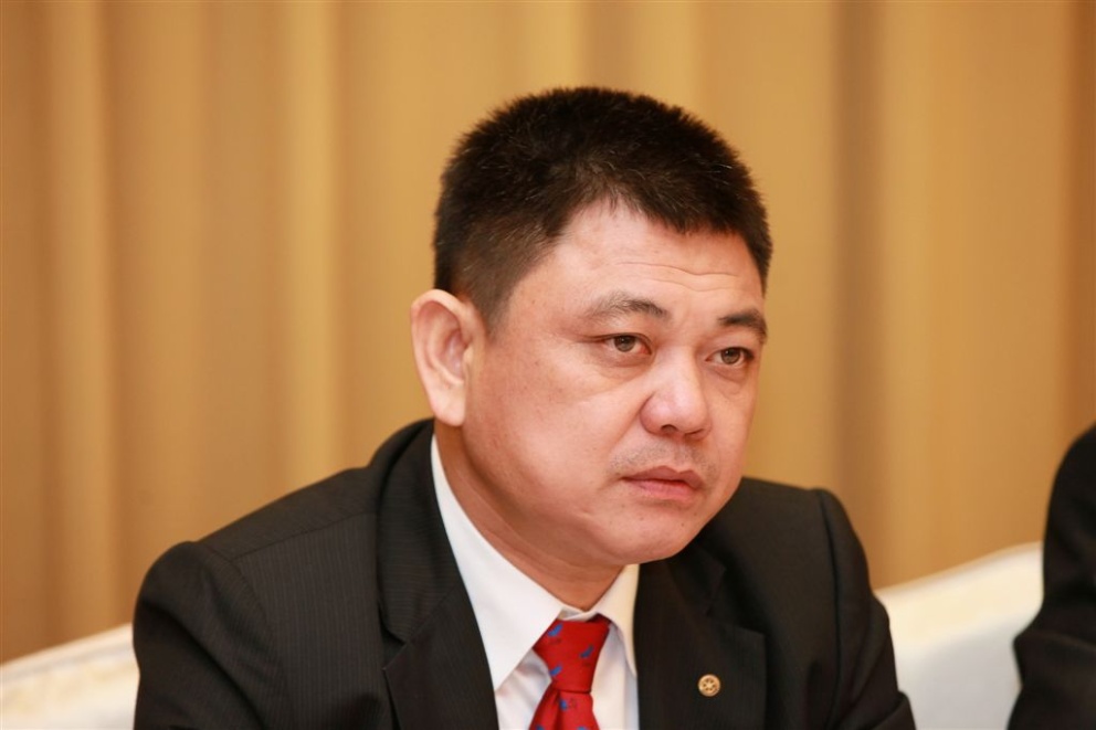 tn048.jpg