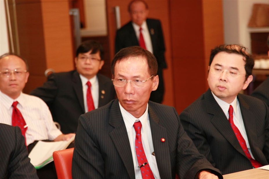 t057.jpg