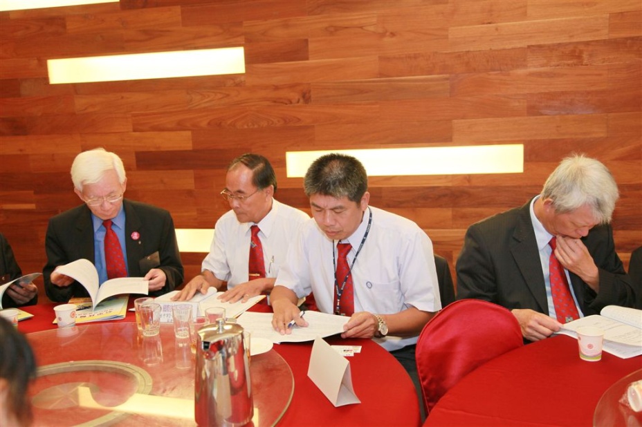 t098.jpg