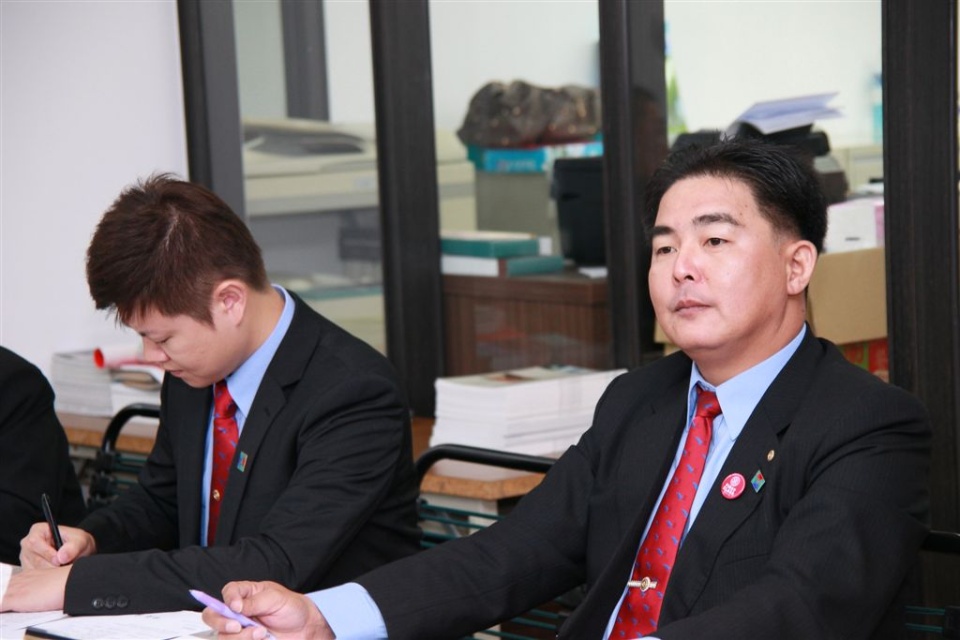s037.jpg