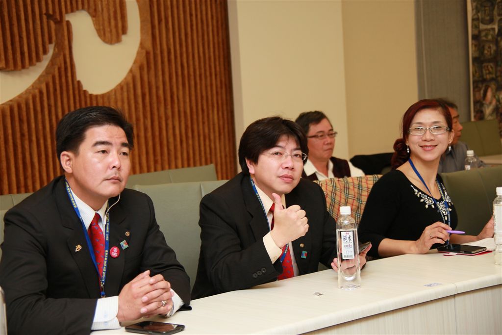 y085.jpg