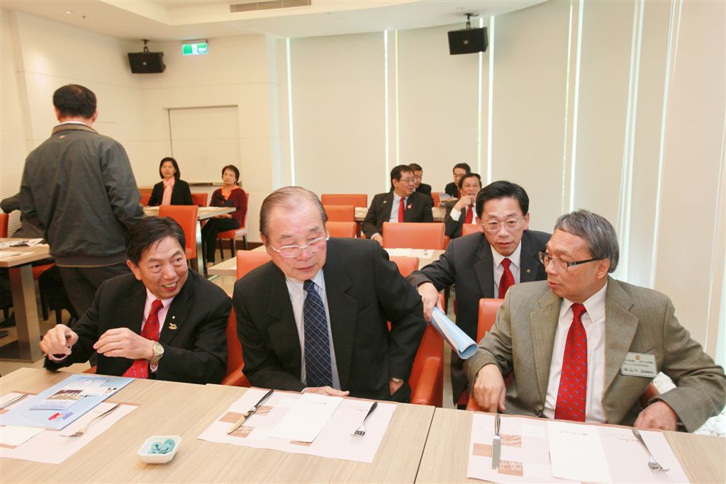 g022.jpg