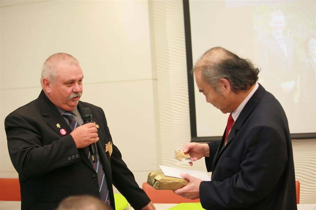 g103.jpg
